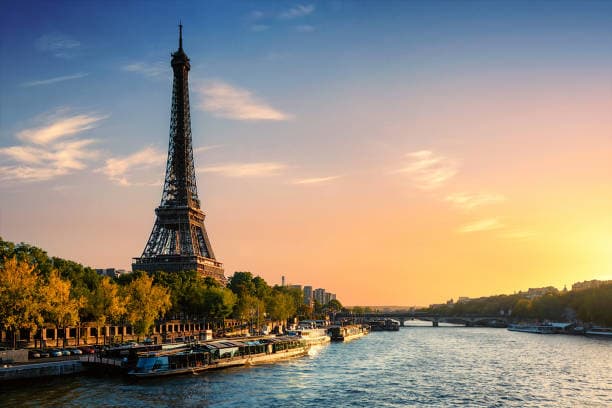 Luxury voyage to paris